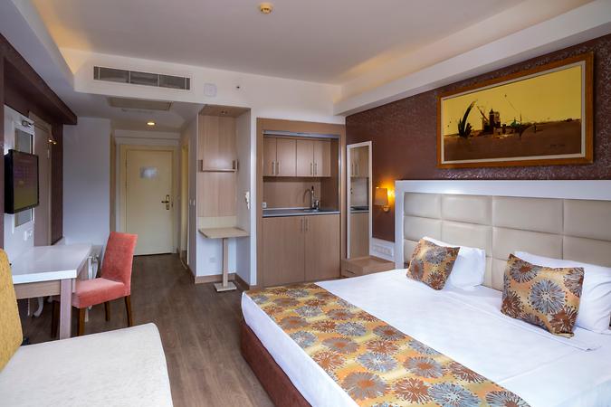 Comfort Kara Manzaralı