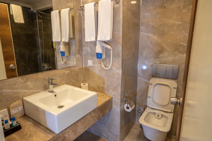 Comfort Kara Manzaralı 